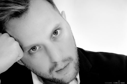 martin-roggon-actor-4-conejo-verde